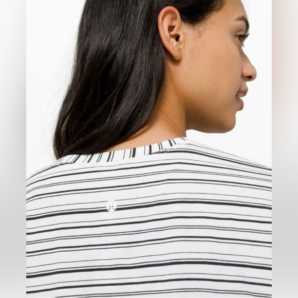 Lululemon Cates Tee in Cut Back Stripe White Black - Picture 2 of 6